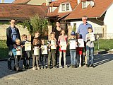 14.10.2018 Herbst-UmGang|Zum Schluss erhalten die Teilnehmer an der R&auml;tselralley noch Urkunden und ein kleines Geschenk. Foto: &copy; Georgia Spausta - Gemeinsamer Spaziergang am 14.10.2018 mit Pr&auml;sentation ausgew&auml;hlter Stationen des Umganges