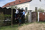 Nachhaltig|Der Spielplatz neben dem Pfarrstadel, an dessen Errichtung sich die Dorferneuerung Herzogbirbaum beteiligte, erfreut sich gr&ouml;&szlig;ter Beliebtheit. Die Kletterwand, die k&uuml;rzlich als Erg&auml;nzung der vorhandenen Ausstattung aufgestellt wurde, ist nat&uuml;rlich ein Anziehungspunkt - Bl&uuml;tenfest 2019 (27.4.2019)