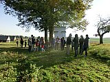 14.10.2018 Herbst-UmGang|Eine der schönsten und stimmungsvollsten Stationen des UmGangs: Der Alte Friedhof von Herzogbirbaum, dessen Kapelle aufwändig renoviert wurde. Foto: © Georgia Spausta - Gemeinsamer Spaziergang am 14.10.2018 mit Präsentation ausgewählter Stationen des Umganges