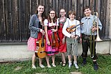 (k)ratz fatz|Das Ensemble (k)ratz fatz der Musikschule Hollabrunn sorgte mit traditionellen Volksliedern aus zahlreichen Ländern für ein musikalisches Unterhaltungsprogramm auf hohem Niveau. Im Bild (v.l.n.r.): Maria Rinößl, Adriana Riepl, Katrin Loicht, David Hoffmann und Benedikt Haslinger - Blütenfest 2019 (27.4.2019)
